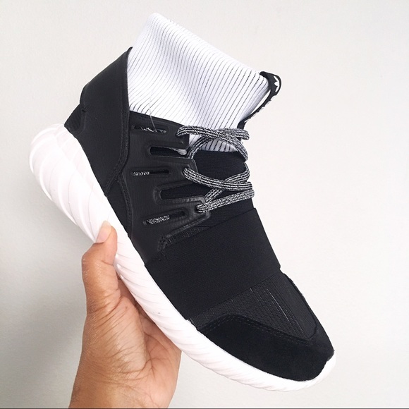 NWT Adidas Tubular Doom Core Black Men’s Shoes - Picture 4 of 7